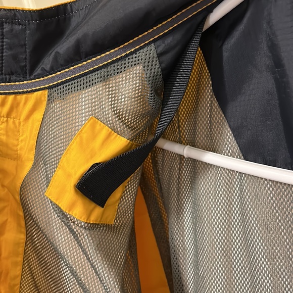 Vintage Gap Yellow Lined Windbreaker - Picture 13 of 13